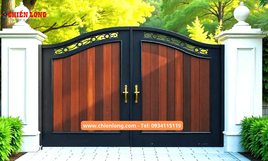 Mẫu Cổng sắt 2 cánh kiểu Vòm Cong thiết kế độ đáo cho Biệt thự sân vường BT-SV05