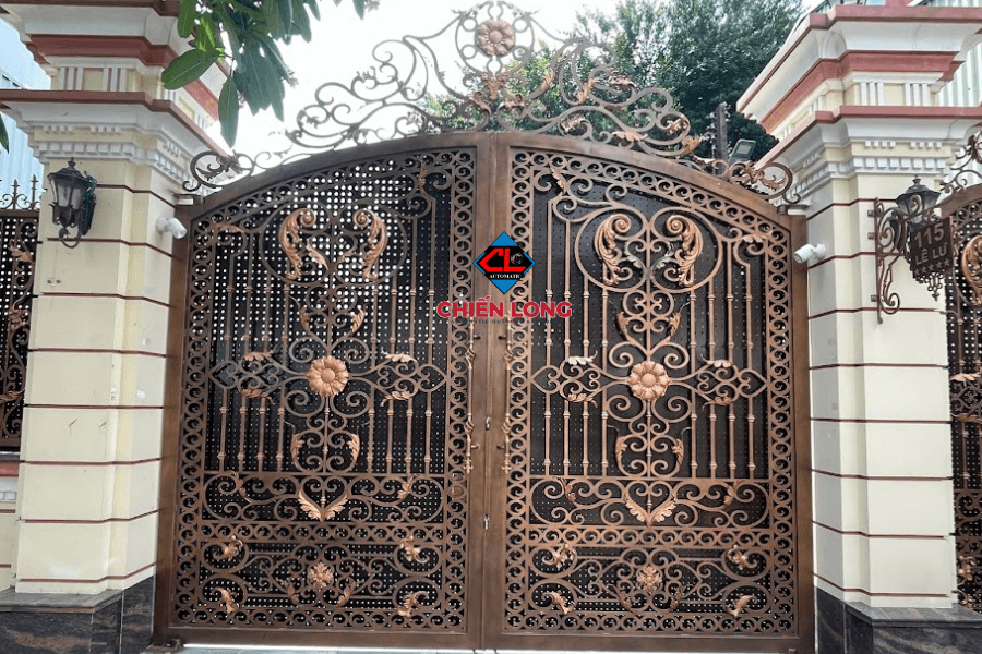 Mẫu cổng sắt CNC Mỹ Thuật tân cổ điển sự kết hợp hoàn hảo- Đẳng cấp