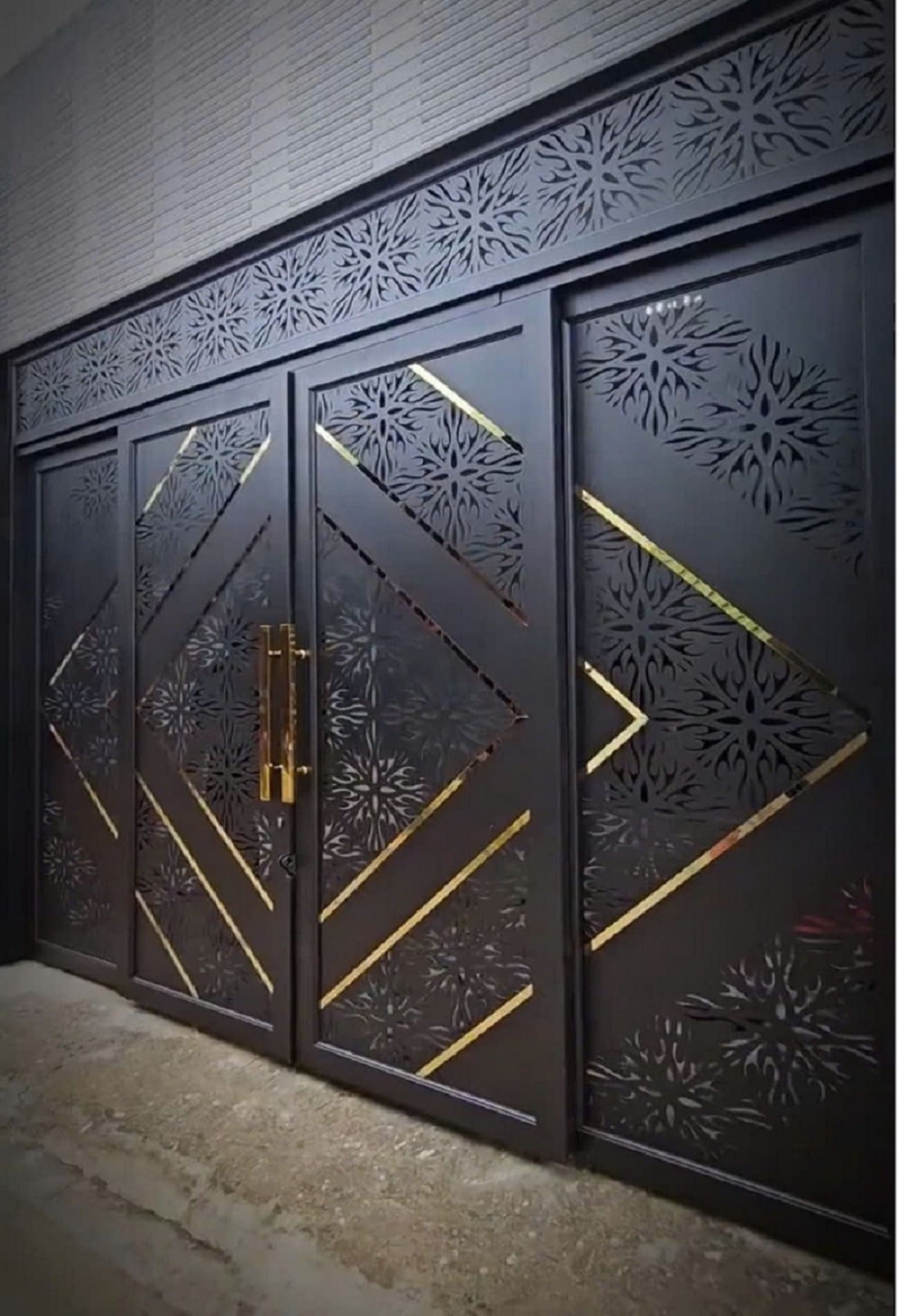 Mẫu cổng sắt 4 cánh CNC trượt quay, Thiết kế hiện đại phù hợp xu hướng