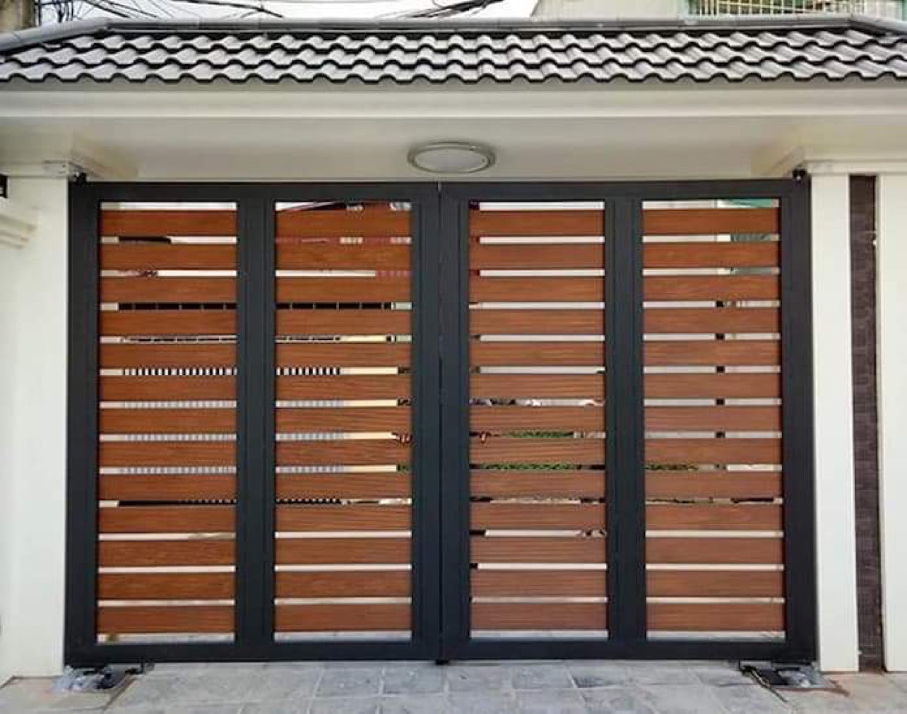 kích thước cổng sắt 4 cánh
