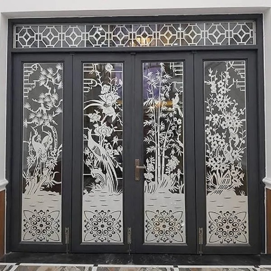 Cổng sắt 4 cánh cắt CNC là gì