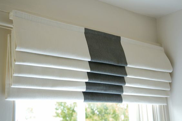 Rèm roman được thiết kế theo dạng xếp lớp