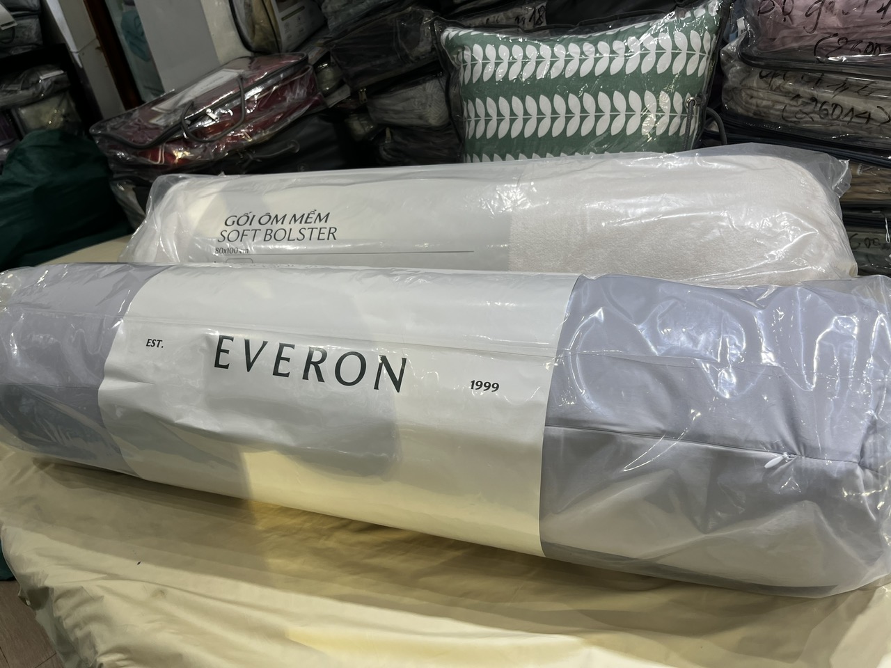 Everon Soft Bolster – Gối Ôm Mềm Mại (mới), Đàn Hồi Tốt, Giảm Áp Lực Và Mang Đến Cảm Giác Thư Giãn Tuyệt Đối