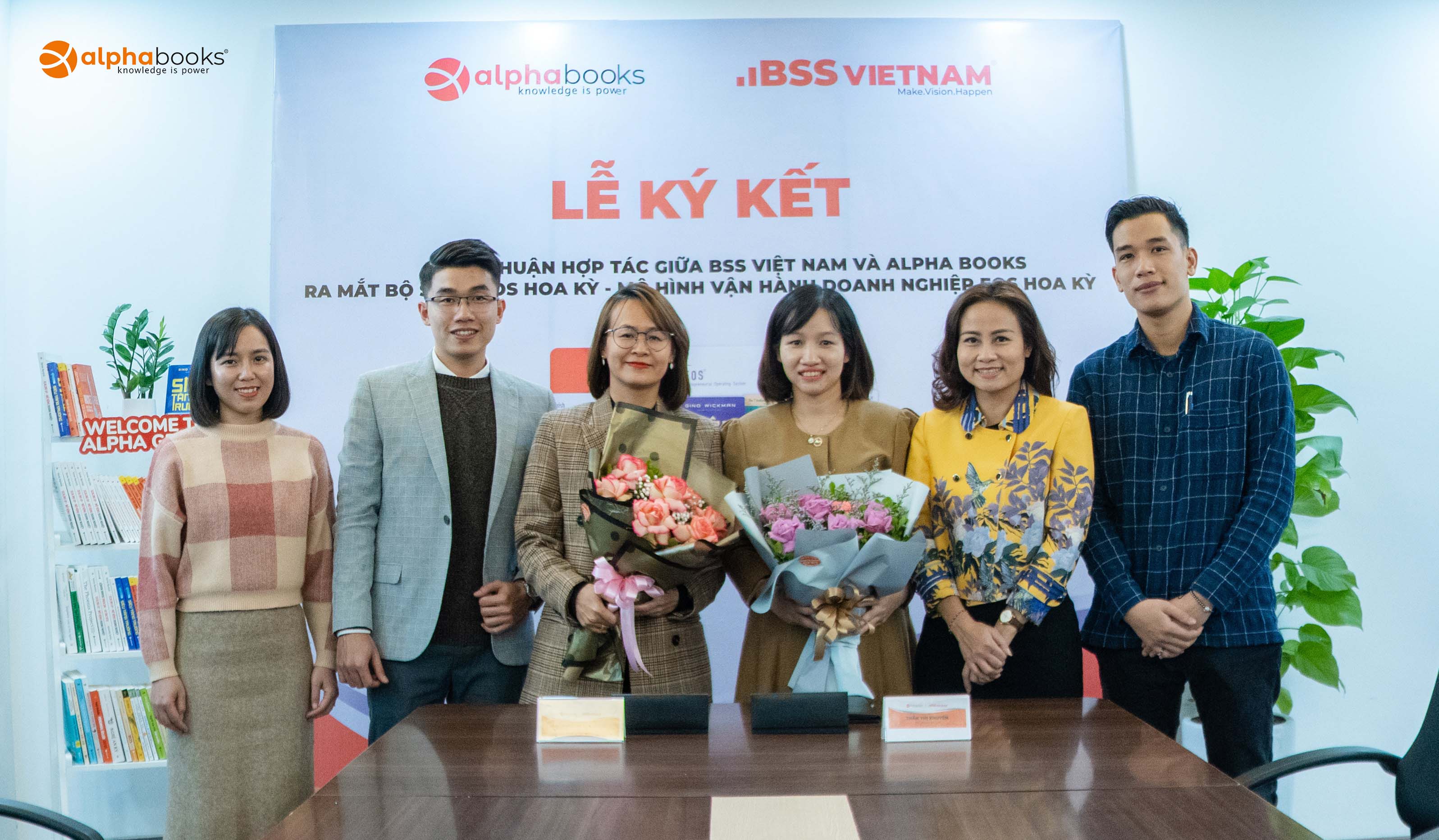 Lễ ký kết thỏa thuận hợp tác giữa Alpha Books và BSS Việt Nam: Ra mắt bộ sách EOS Hoa Kỳ - Mô hình vận hành doanh nghiệp EOS Hoa Kỳ