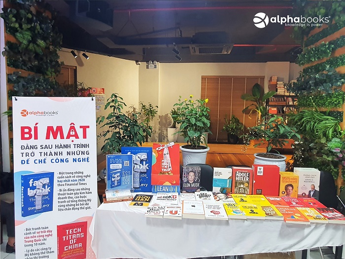 ALPHA BOOKS ĐỒNG HÀNH CÙNG UAN DIGITAL MARKETING TẠI SỰ KIỆN YEP 2020