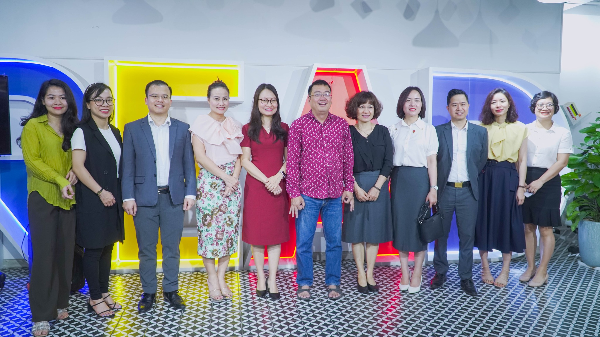LỄ KÝ KẾT HỢP TÁC GIỮA ALPHA BOOKS VÀ TRƯỜNG ĐẠI HỌC KINH TẾ - ĐẠI HỌC QUỐC GIA HÀ NỘI