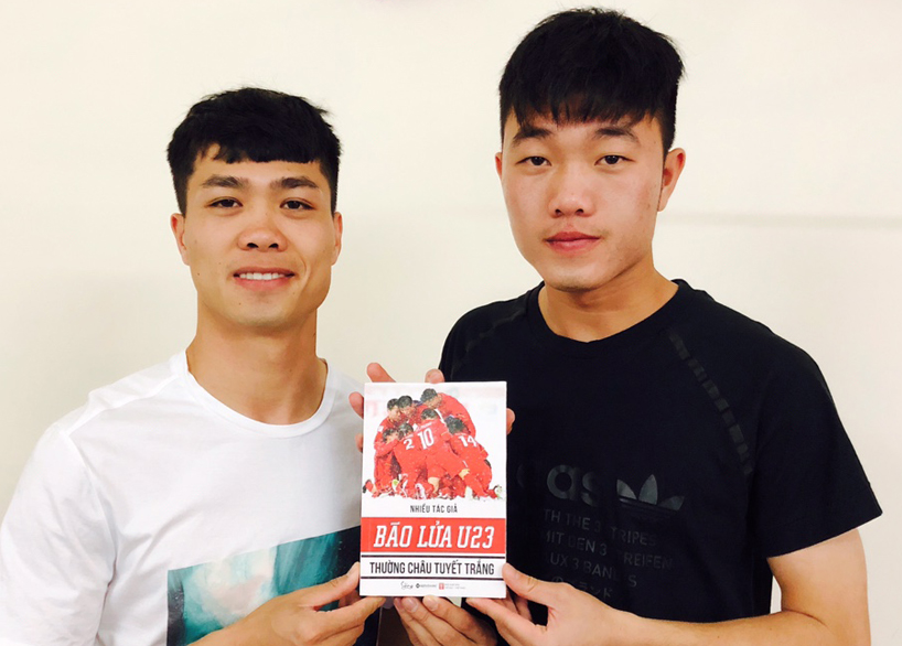 Tinh thần Bão lửa U23 lắng đọng trên trang sách