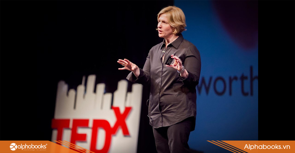 BRENÉ BROWN: HÀNH TRÌNH TỪ MỘT ĐỨA TRẺ BỊ PHÂN BIỆT ĐỐI XỬ ĐẾN TÁC GIẢ CỦA 5 CUỐN SÁCH BÁN CHẠY NHẤT THẾ GIỚI