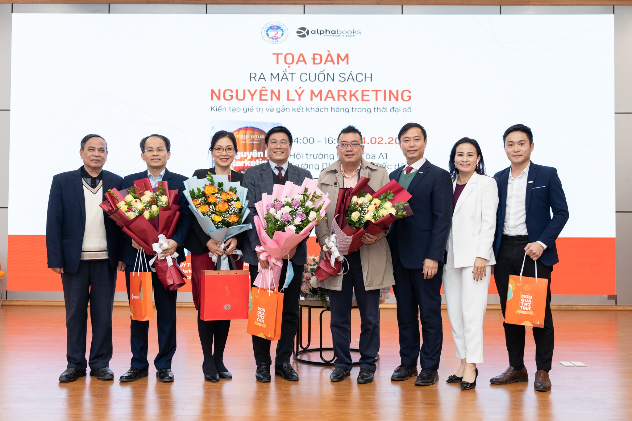 Recap Tọa đàm ra mắt cuốn sách Nguyên lý Marketing | Kiến tạo giá trị và gắn kết khách hàng trong thời đại số