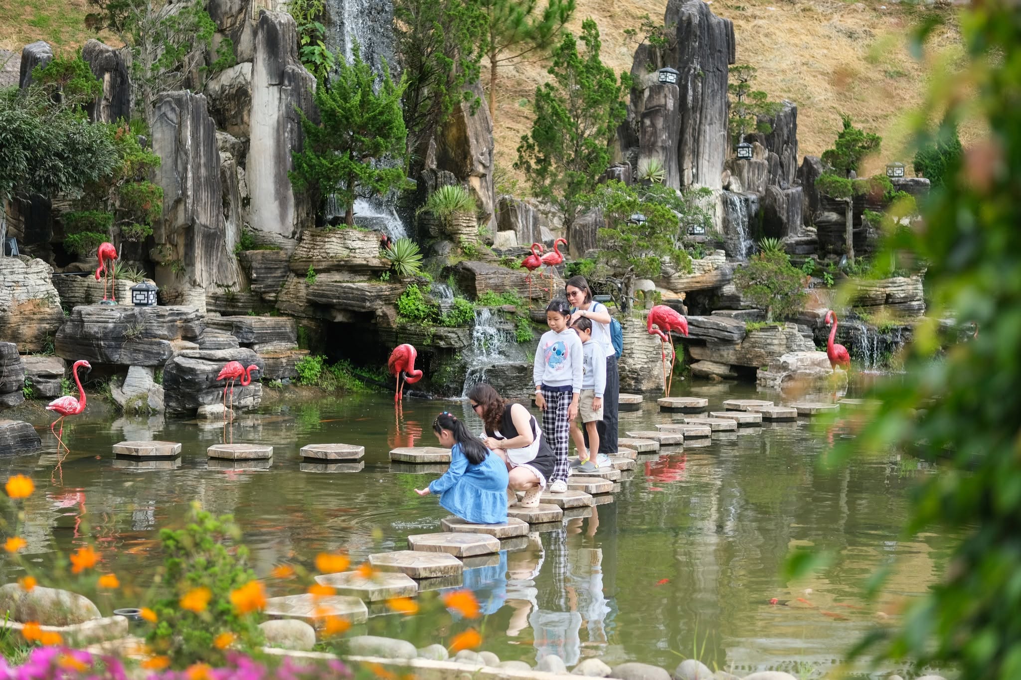 Tour 2 Ngày 1 Đêm Out Work In Play