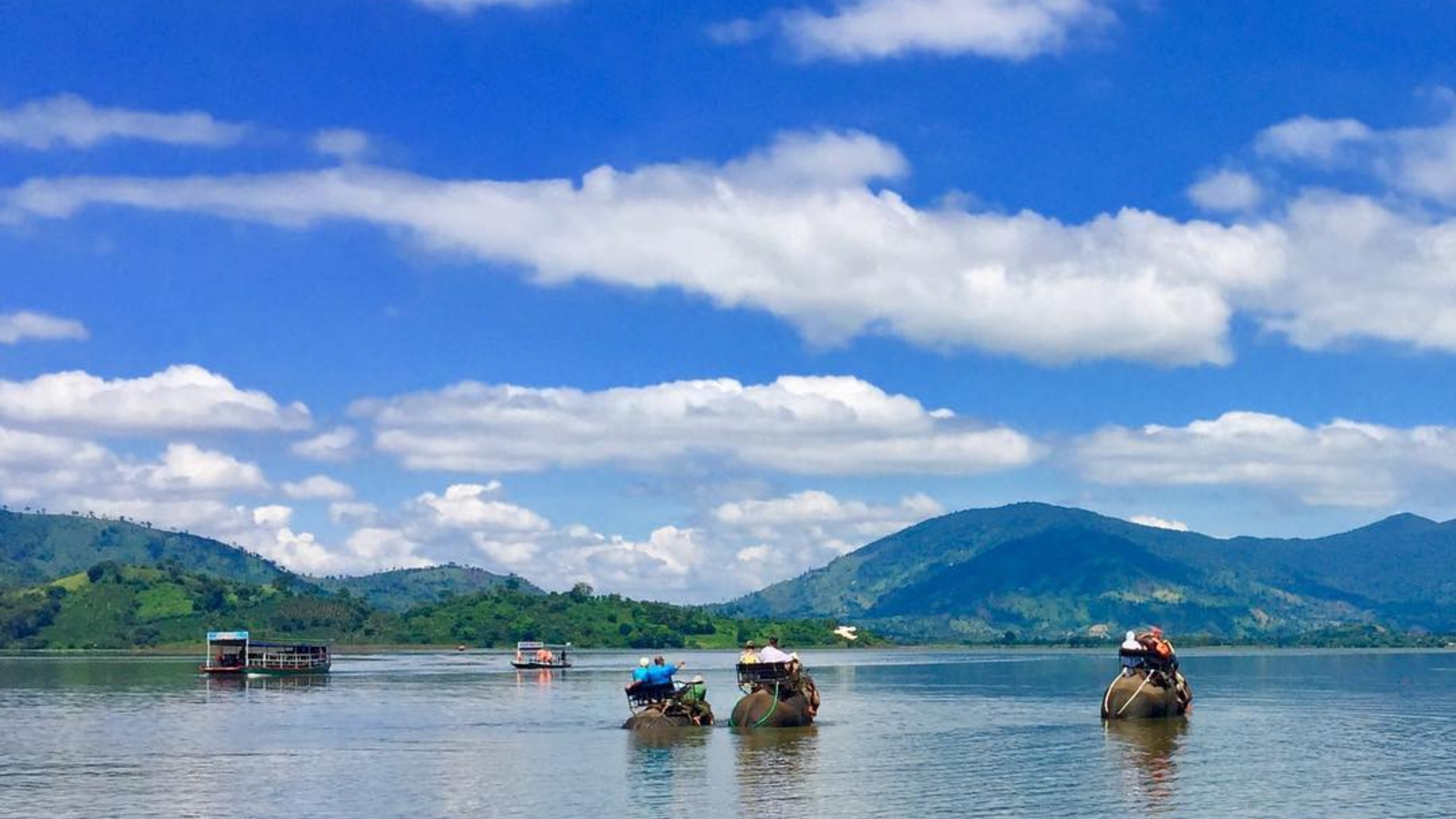 TOUR TRỌN GÓI MIỀN TRUNG | 7 NGÀY 6 ĐÊM
