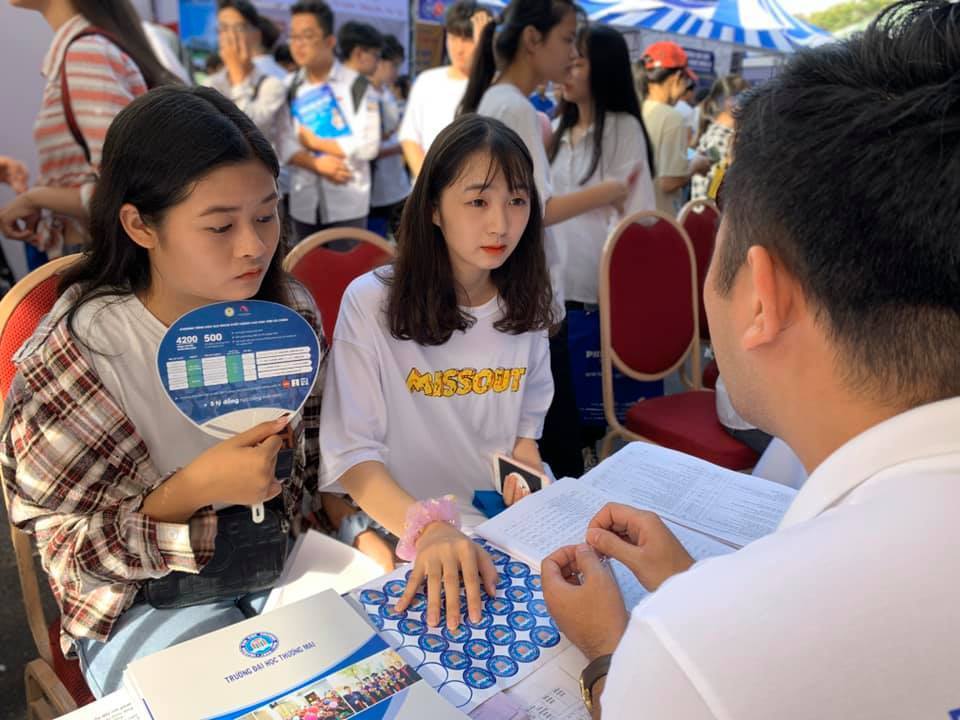 Học ngành gì, nghề gì để có mức lương 15-20 triệu đồng khi ra trường?