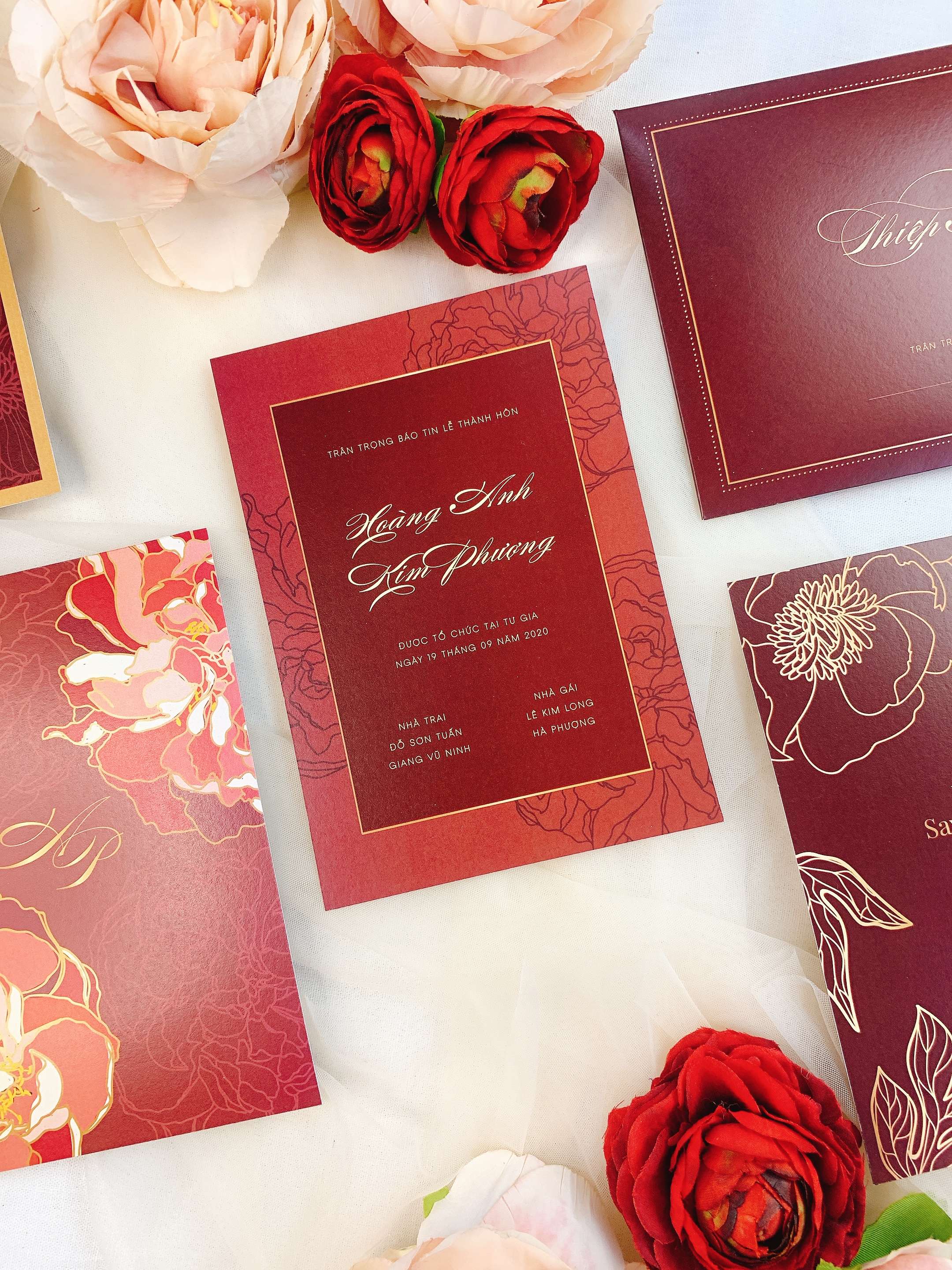 PB 228  - Thiệp Hoa Hồng Đỏ sẫm loang sang trọng