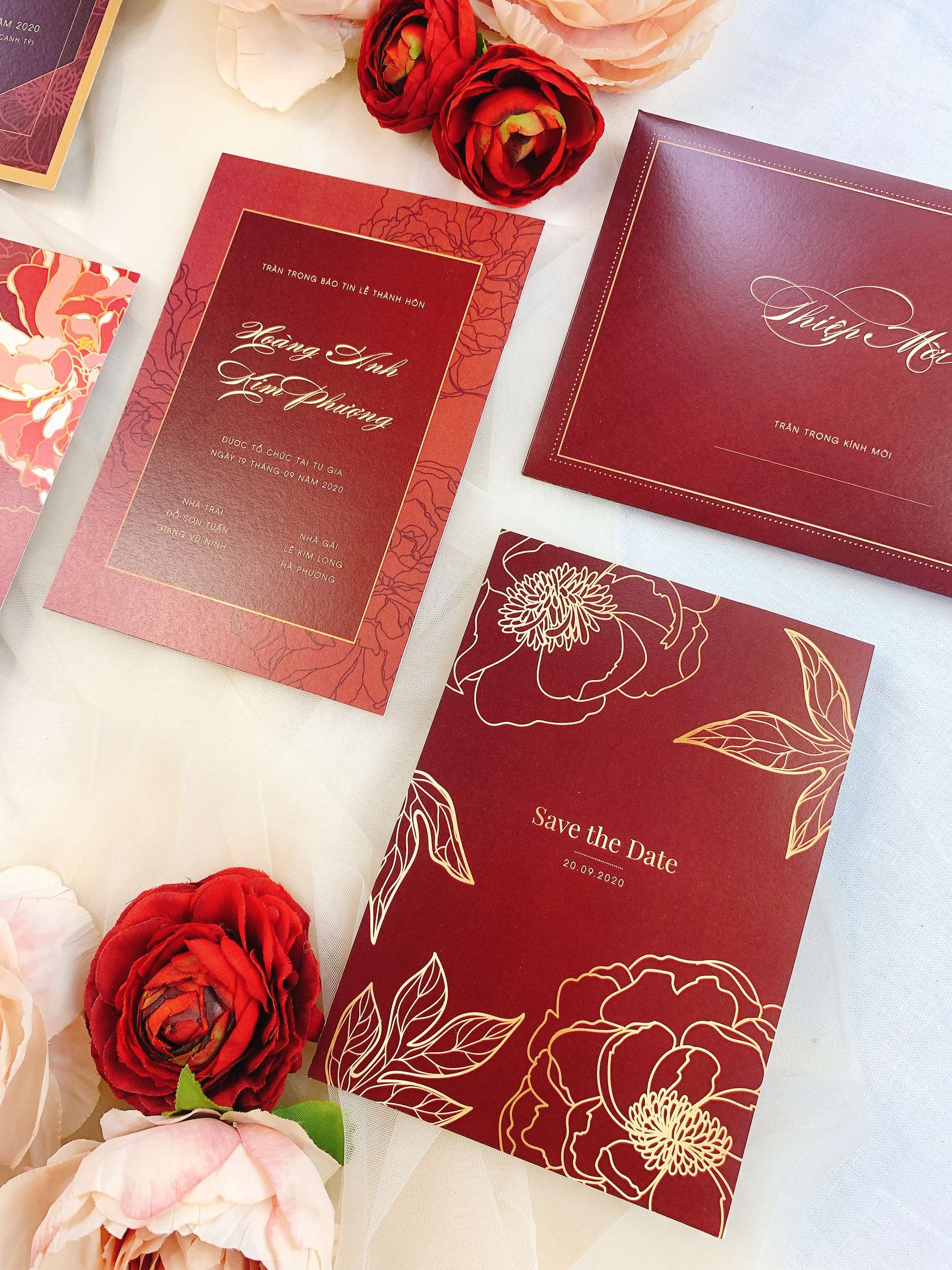 PB 228  - Thiệp Hoa Hồng Đỏ sẫm loang sang trọng