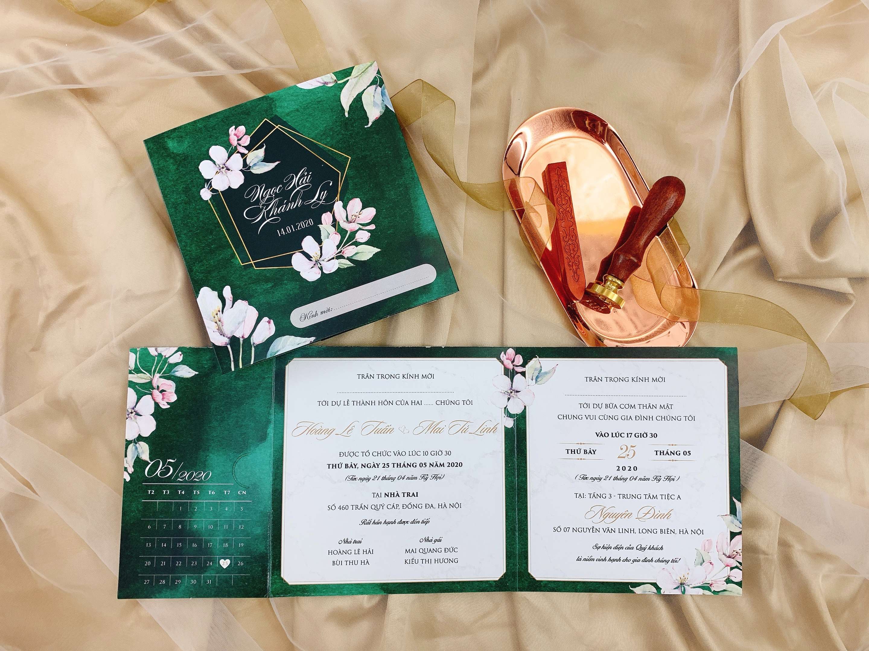 047 Vuông - Thiệp nền loang xanh huyền bí, cá tính