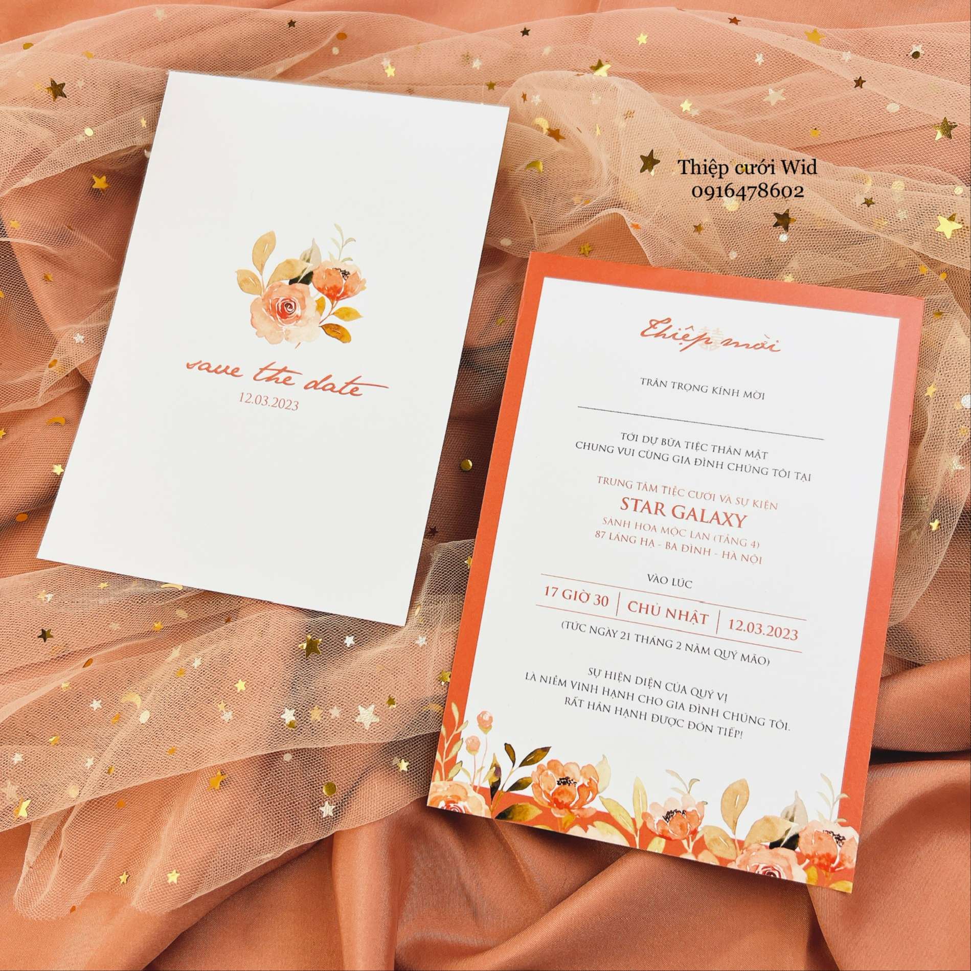 PB 420 - Thiệp hiện đại kết hợp họa tiết hoa mang sắc cam nổi bật