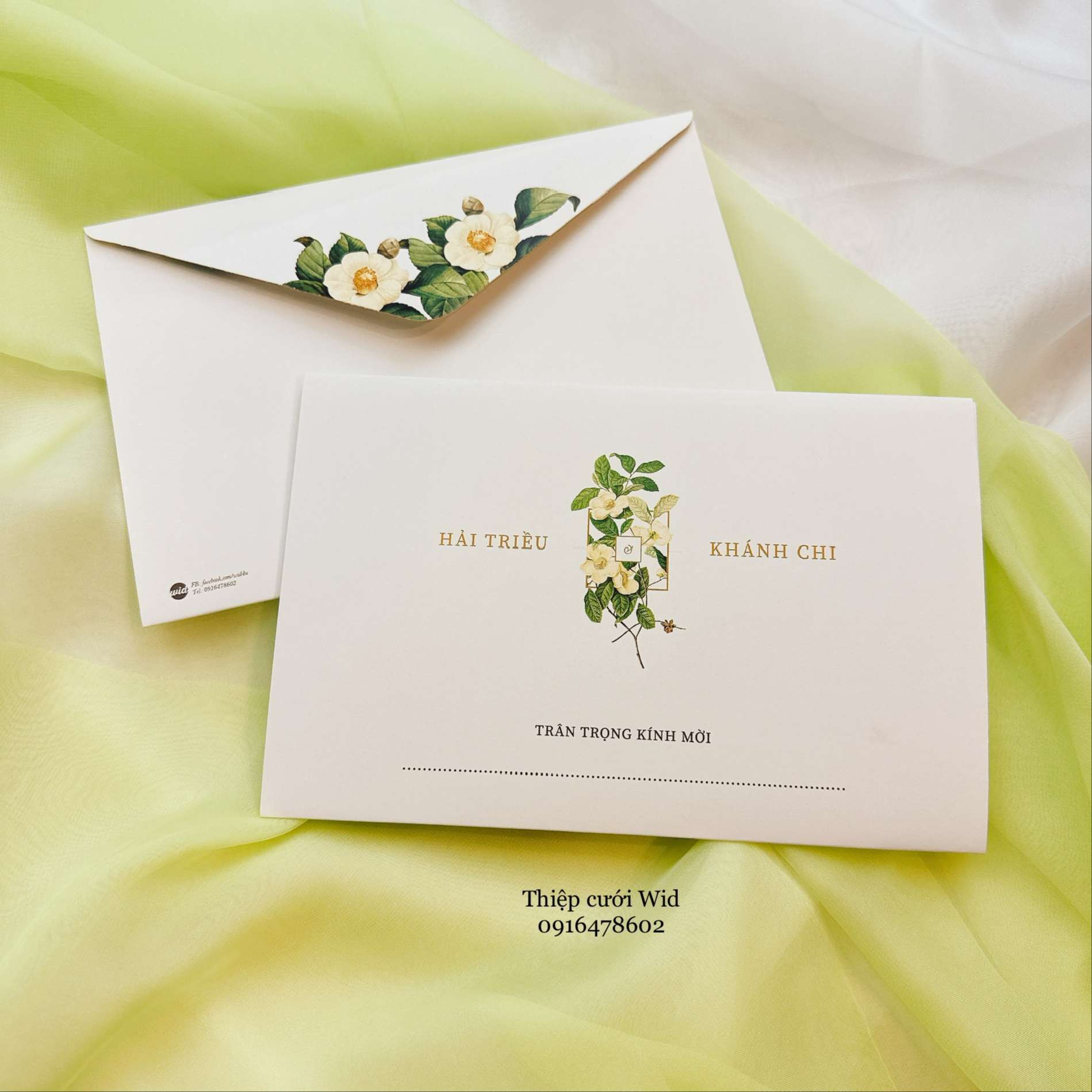 381 CN - Sắc lá xanh kết hợp hoa nổi bật