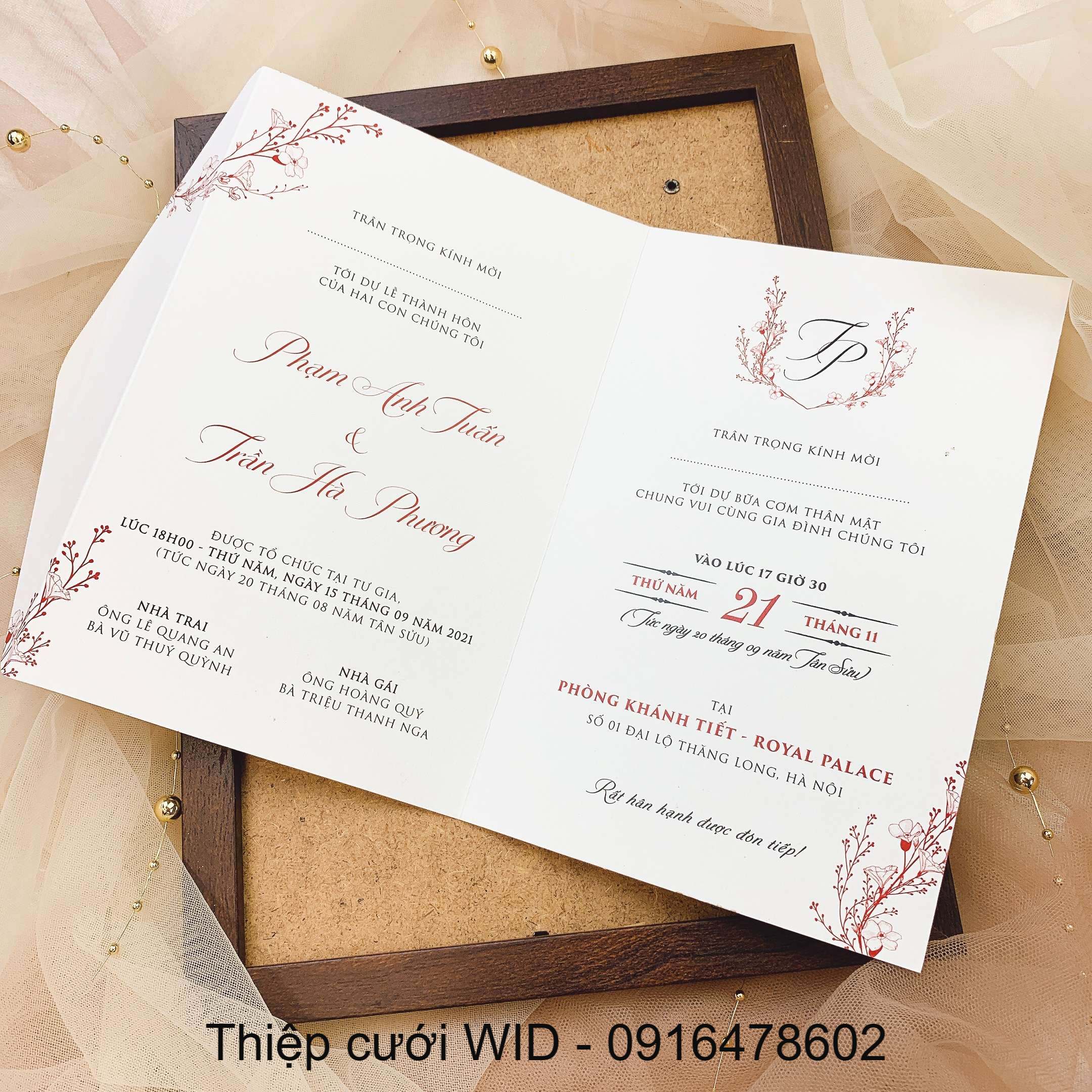 301 CN - Thiệp hoa nhí đỏ Minimal
