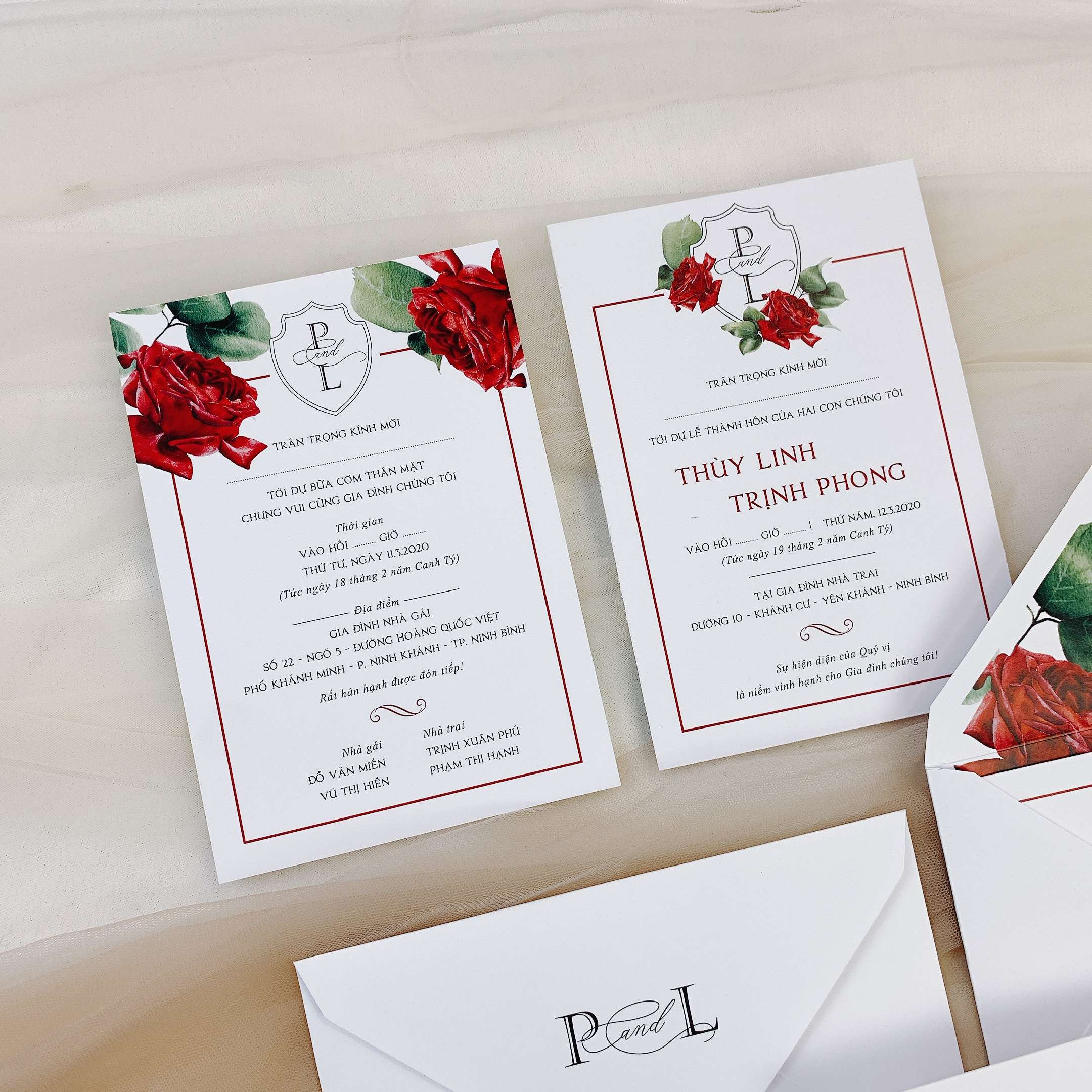PB 242 - Thiệp Hoa Hồng Đỏ sang trọng