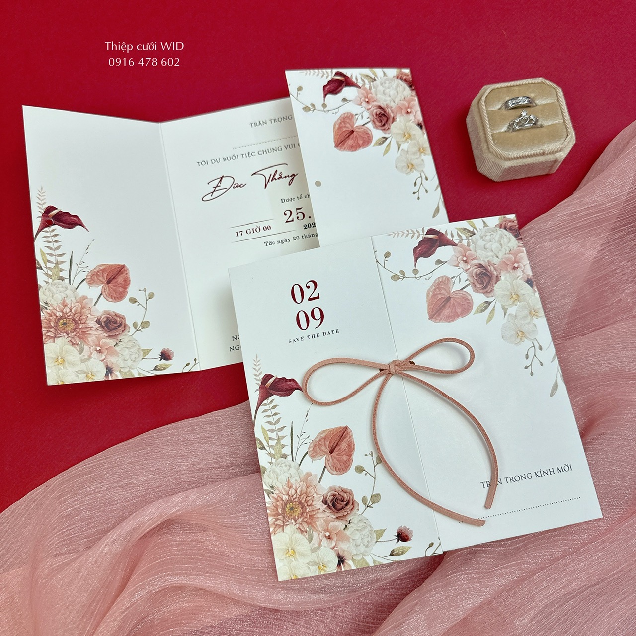 Dòng thiệp vuông tiêu chuẩn nhà WID có kích thước 15 x 15 cm