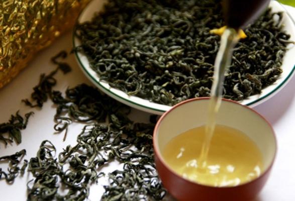 Công dụng của trà mạn Thái Nguyên và những lưu ý khi thưởng trà để tốt cho sức khỏe