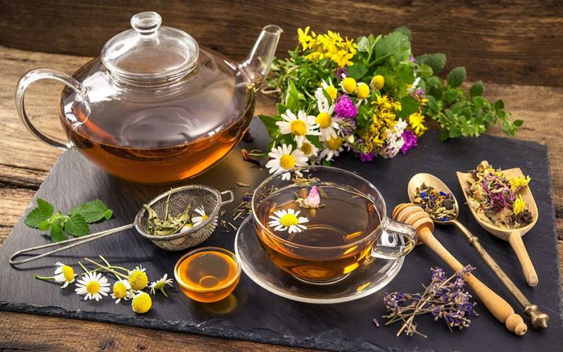 Điểm danh 6 loại trà thảo mộc tốt cho chị em phụ nữ đang cần cân bằng nội tiết