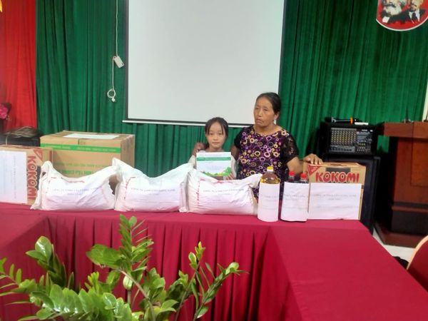 Tân Cương Xanh Thiện Nguyện Hỗ Trợ Học Sinh Nghèo Vượt Khó