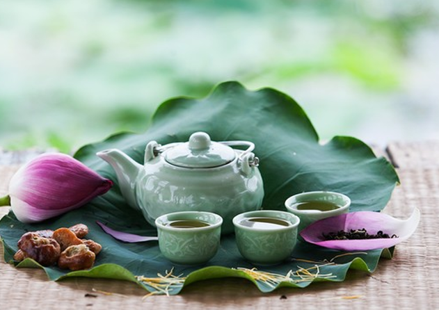 Trà Ô long có thể thay thế trà sen Tây Hồ trong việc cải thiện giấc ngủ người cao tuổi?