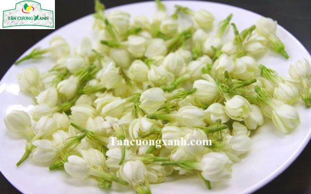  Sử dụng hương liệu từ các loại hoa như hoa nhài, hoa sen, cỏ ngọt để trộn cùng trà