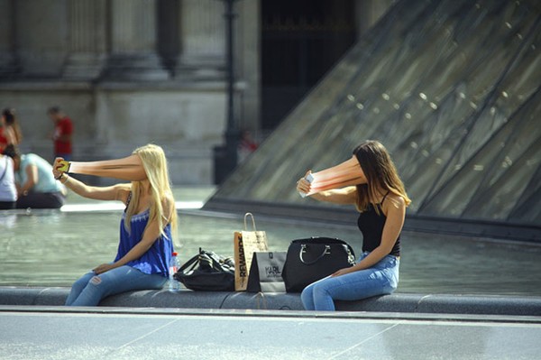 Chùm ảnh: Những người bán linh hồn cho smartphone 