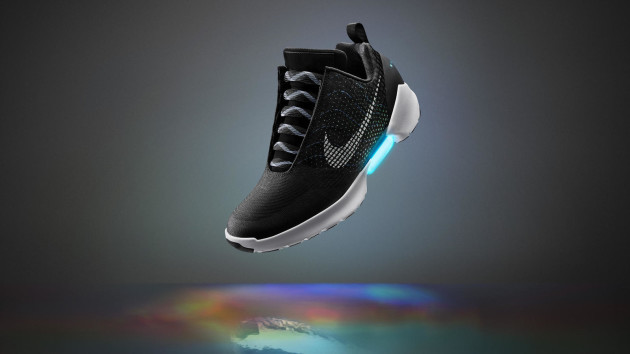 Nike sẽ tung ra giày tự cột dây vào cuối năm nay