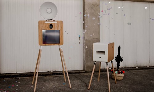 Tại sao nên có booth chụp ảnh cho tiệc cuối năm công ty?