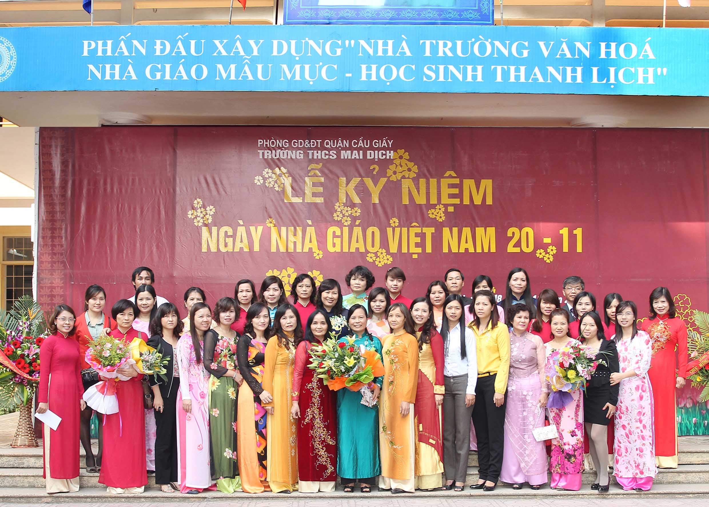 chụp ảnh kỷ niệm ngày 20/11 tại Hà Nội