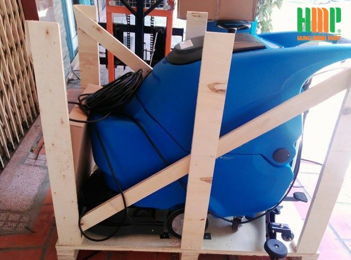 Máy lau sàn nhà CleanMaid TT-50B