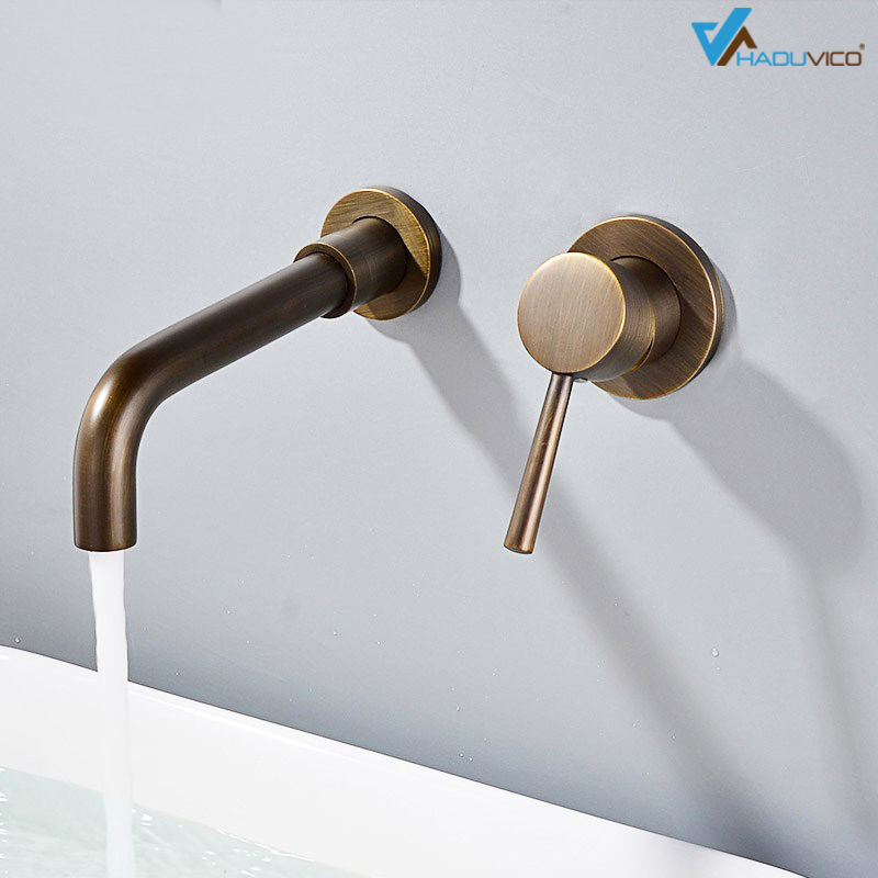Vòi nước bằng đồng gắn tường