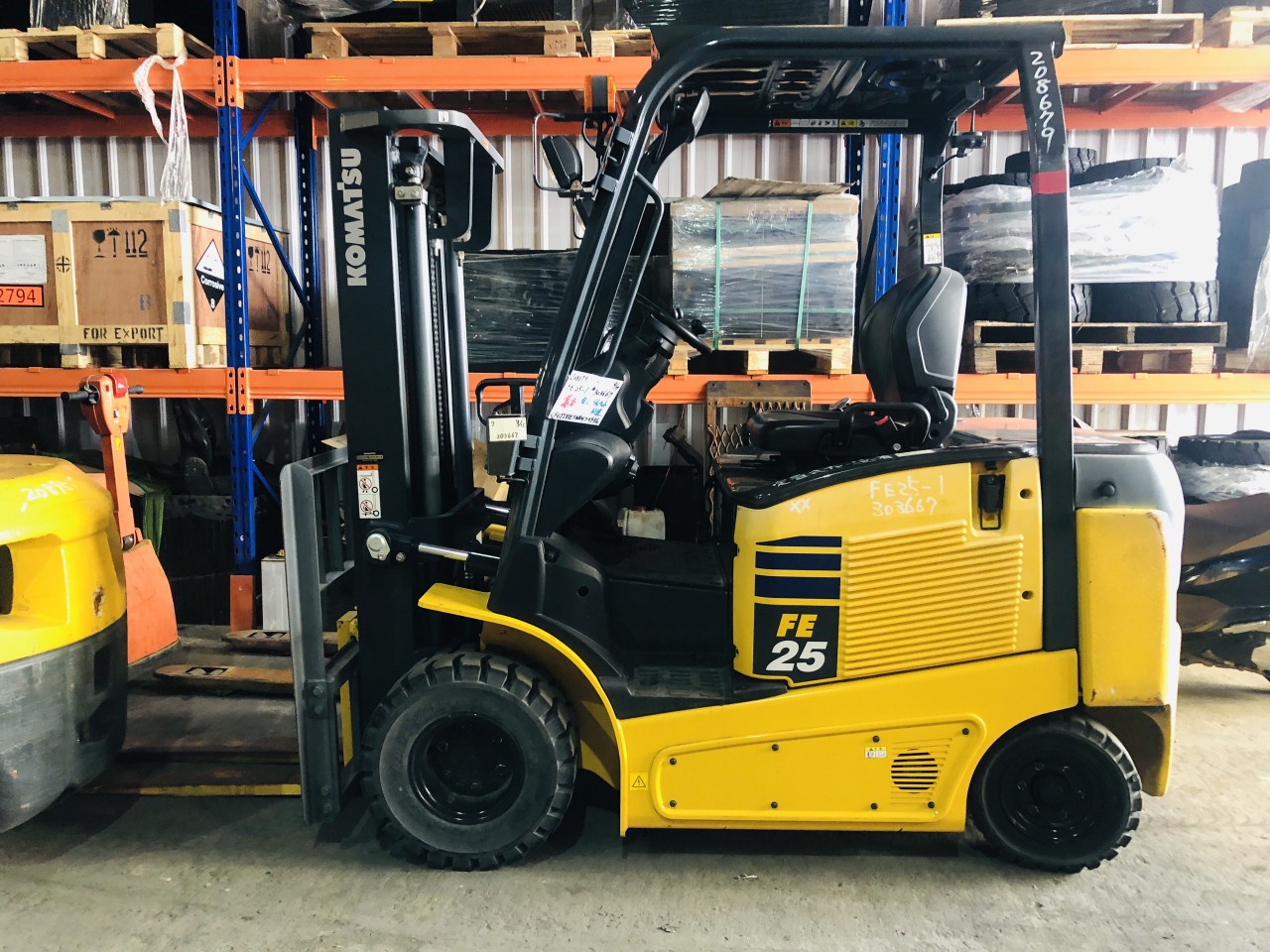 XE NÂNG ĐIỆN KOMATSU FE25-1, SX 06/2017