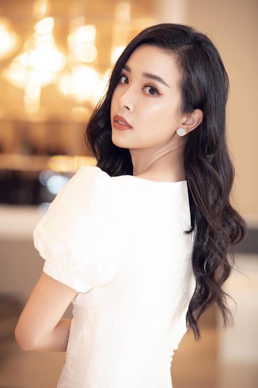 dam-gam-xoe-kieu-tay-phong-co-tim-cup-nguc