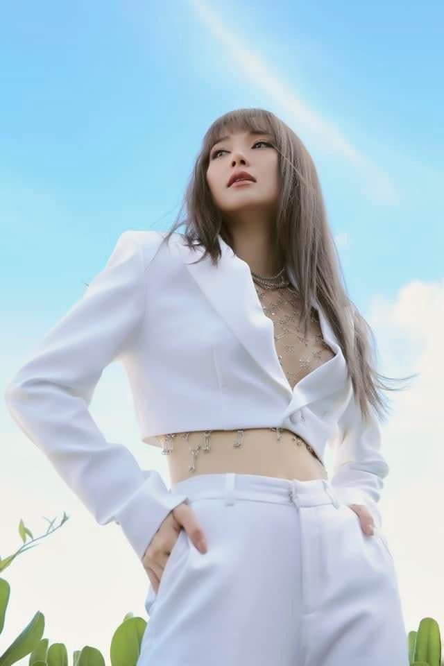1539-set-ao-quan-kieu-ao-vest-croptop-phoi-quan-ong-suong