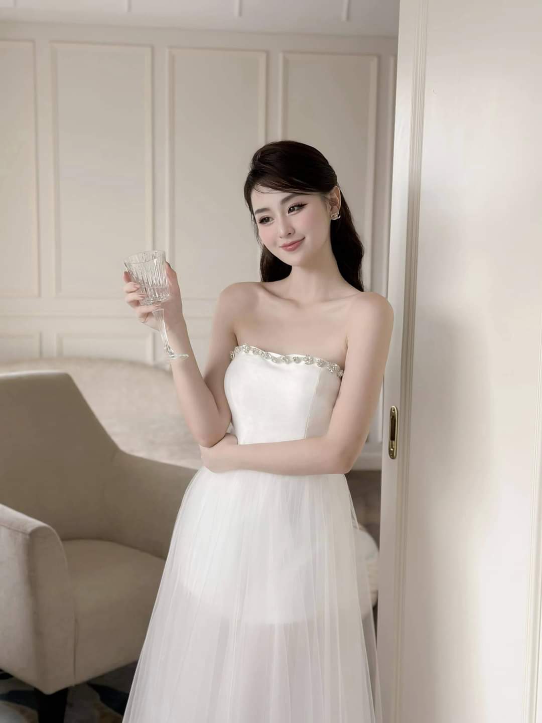 Đầm dự tiệc dáng dạ hội xòe cúp ngực đính đá phối lưới