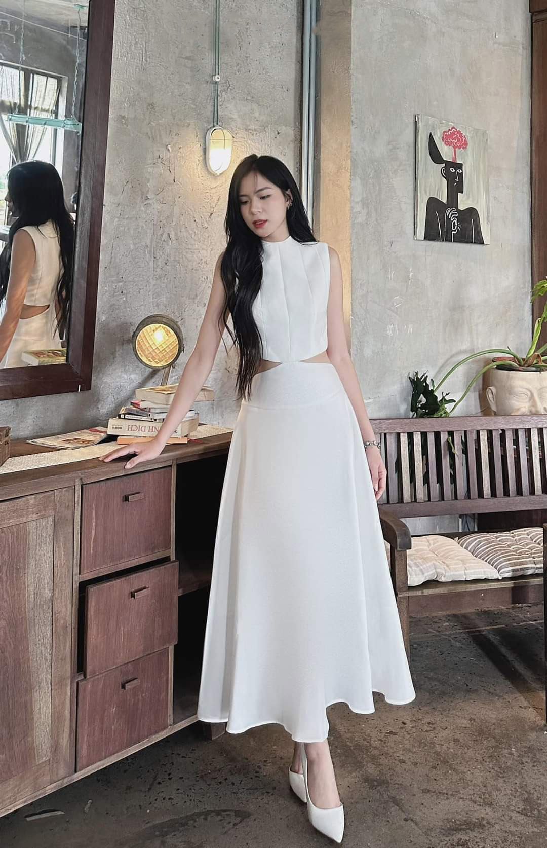 Đầm dự tiệc dáng xòe kín cổ sát nách khoét eo