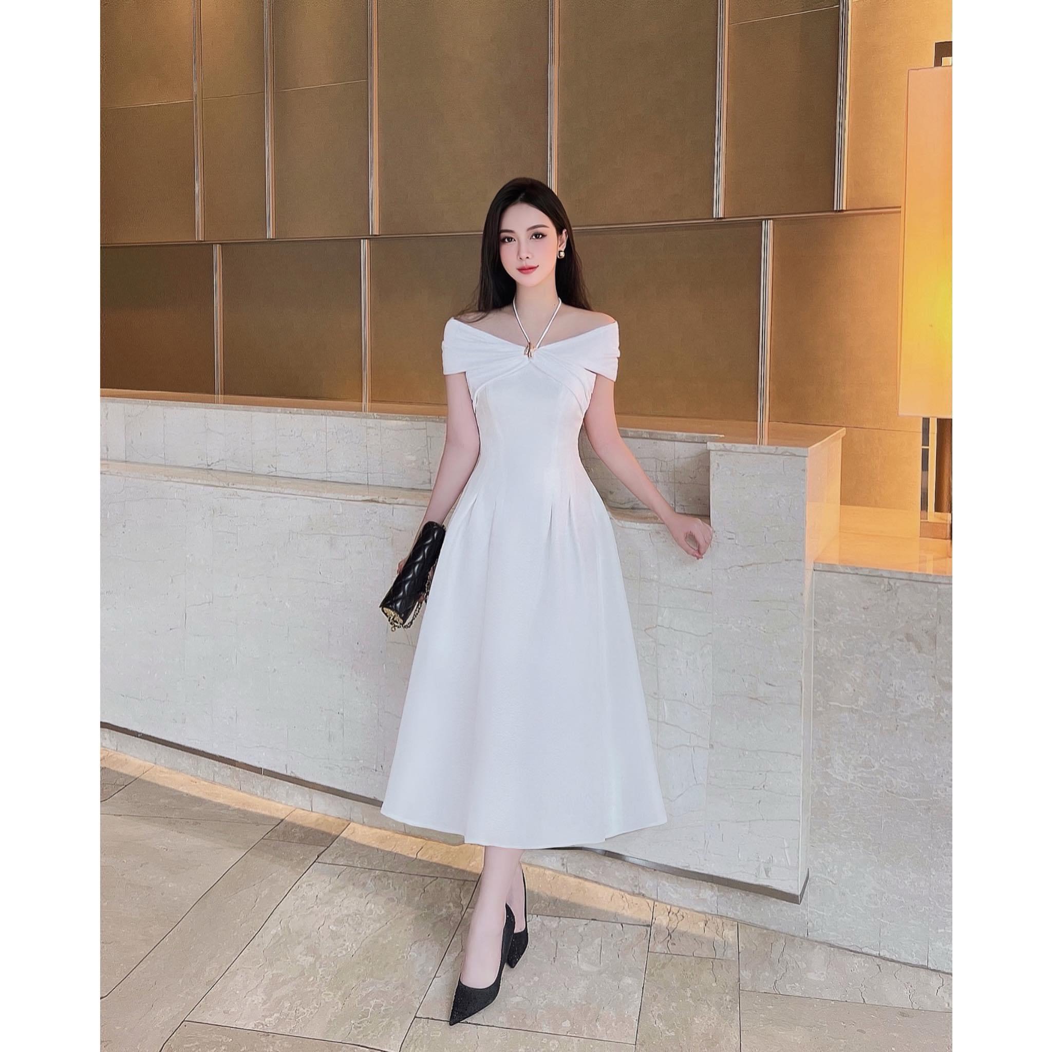  Đầm dự tiệc dáng xoè hở vai cột dây cổ sang trọng