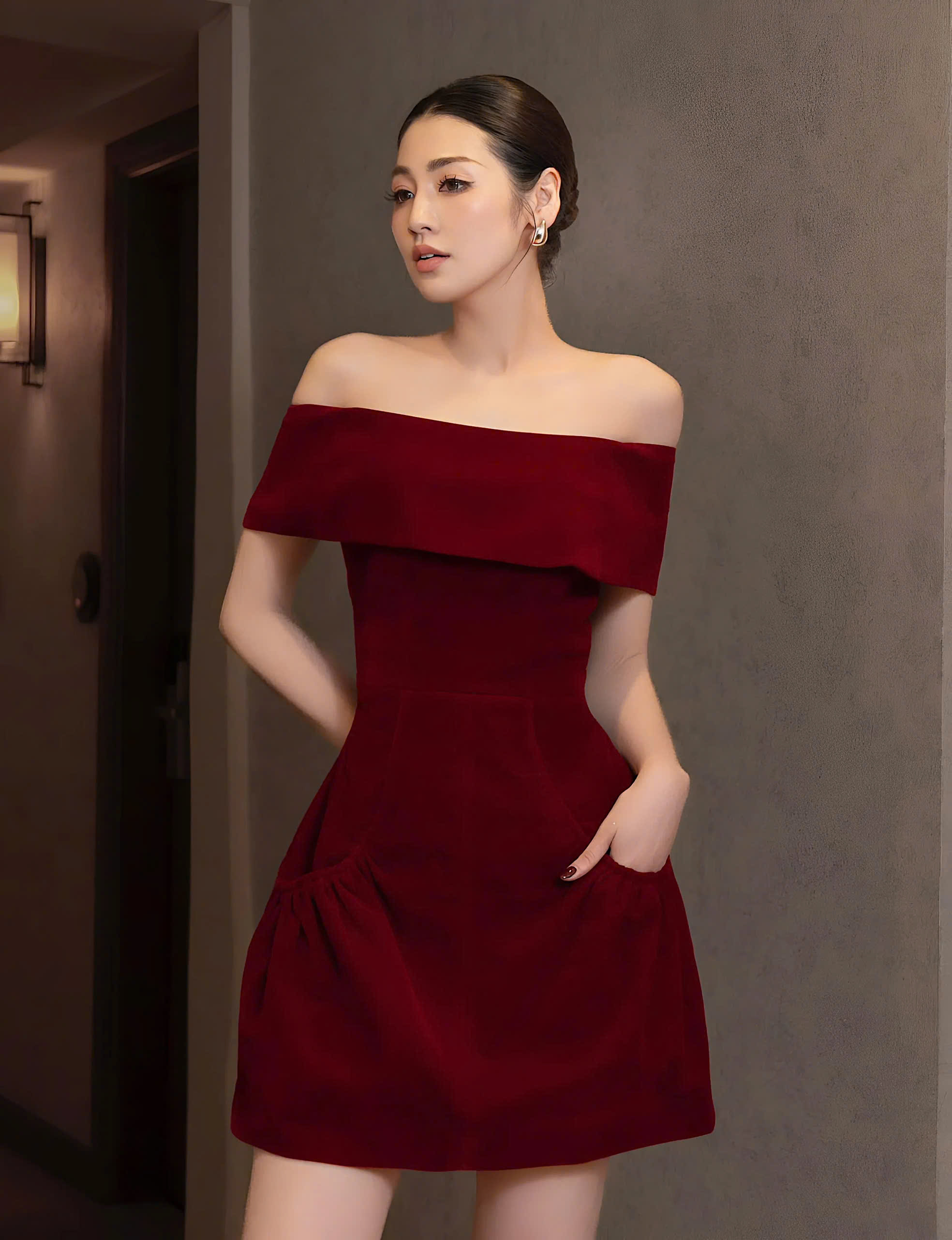 Đầm dự tiệc dáng xoè ngắn vai ngang phối túi sang trọng