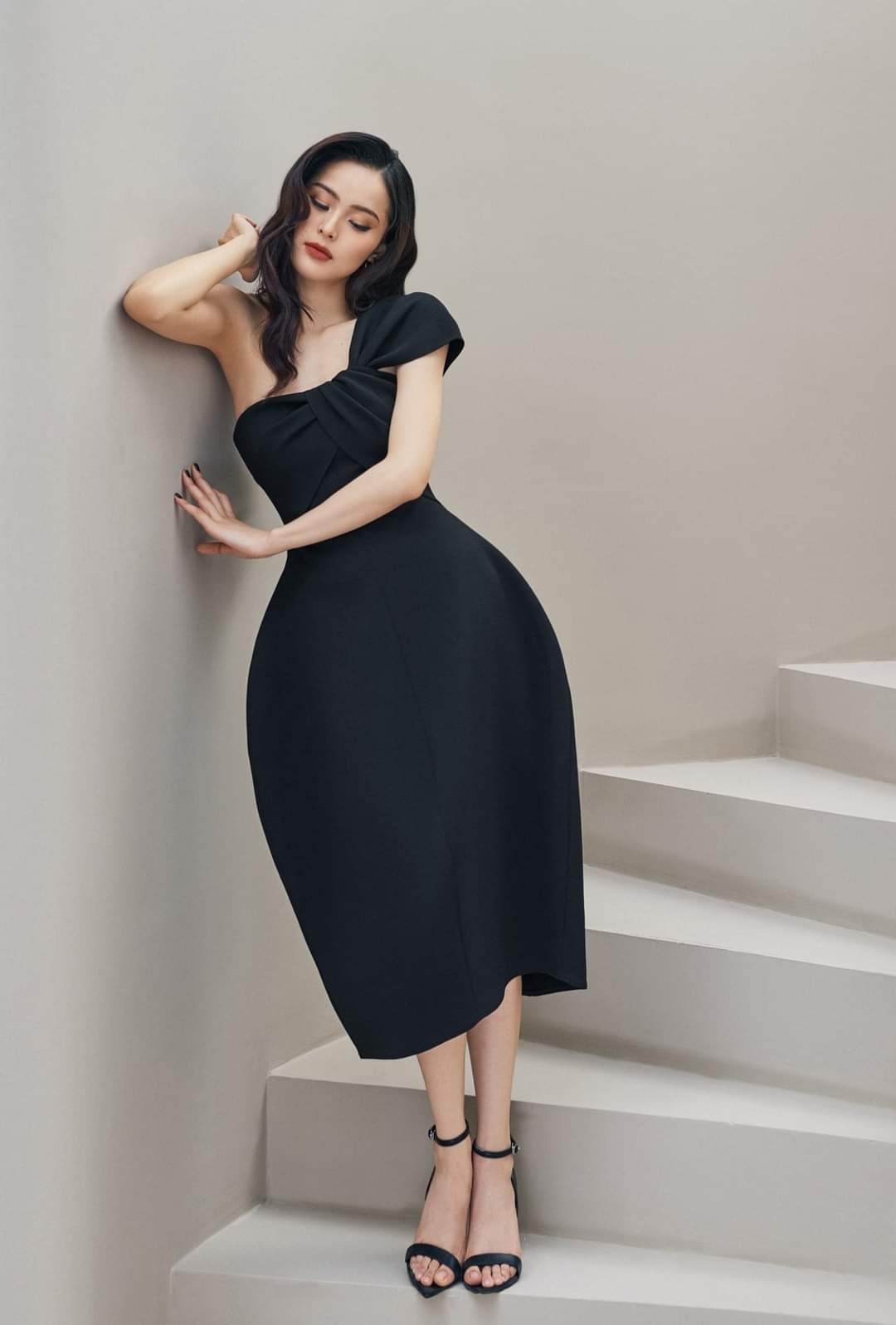 2927-dam-xoe-phong-lech-vai-no-nguc-du-tiec