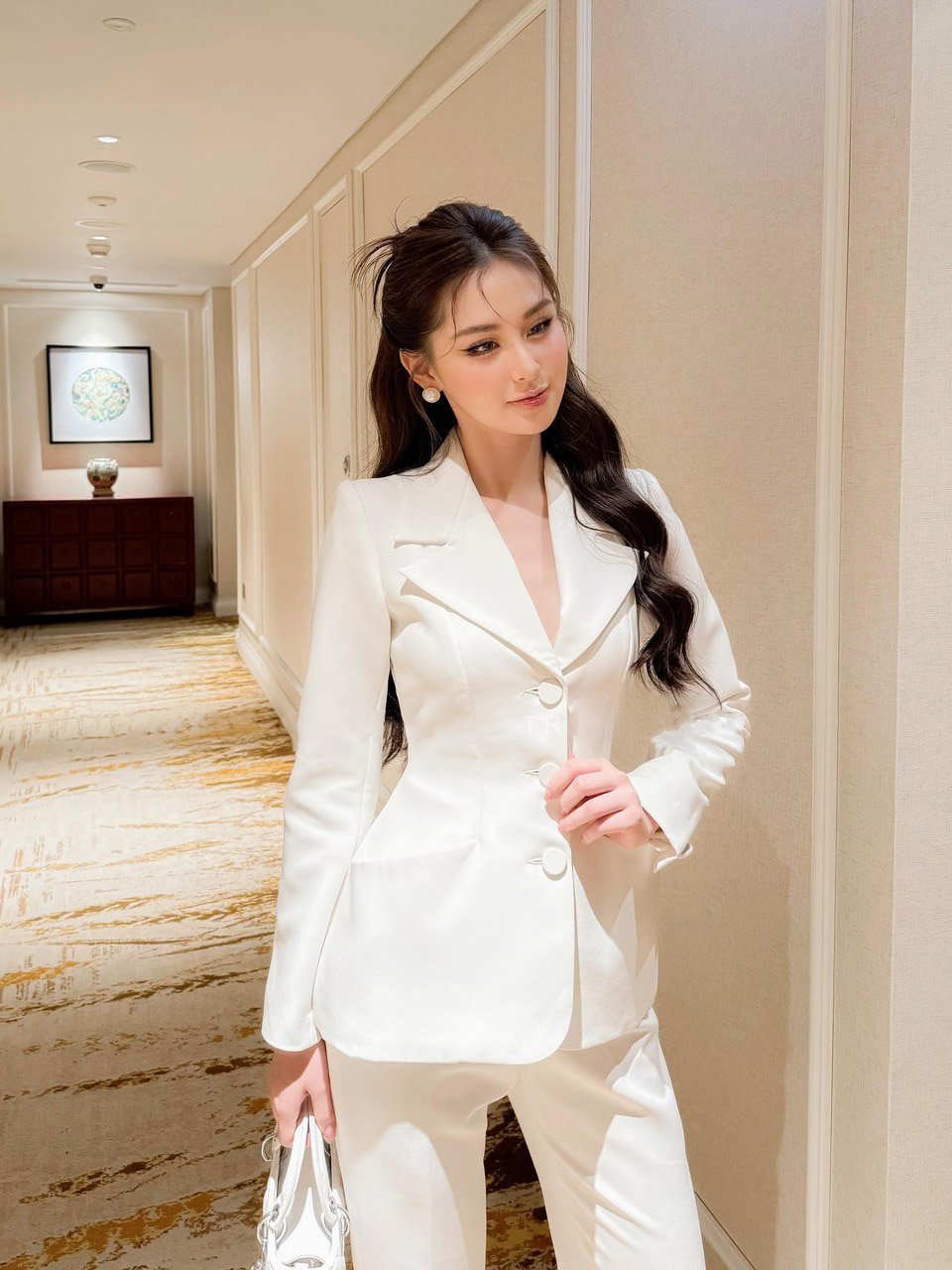 Set bộ vest kiểu áo tay dài phối nút quần baggy sang trọng