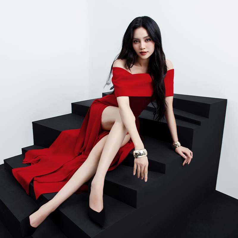 Đầm dự tiệc dáng dài xẻ tà hở vai ngang sang trọng