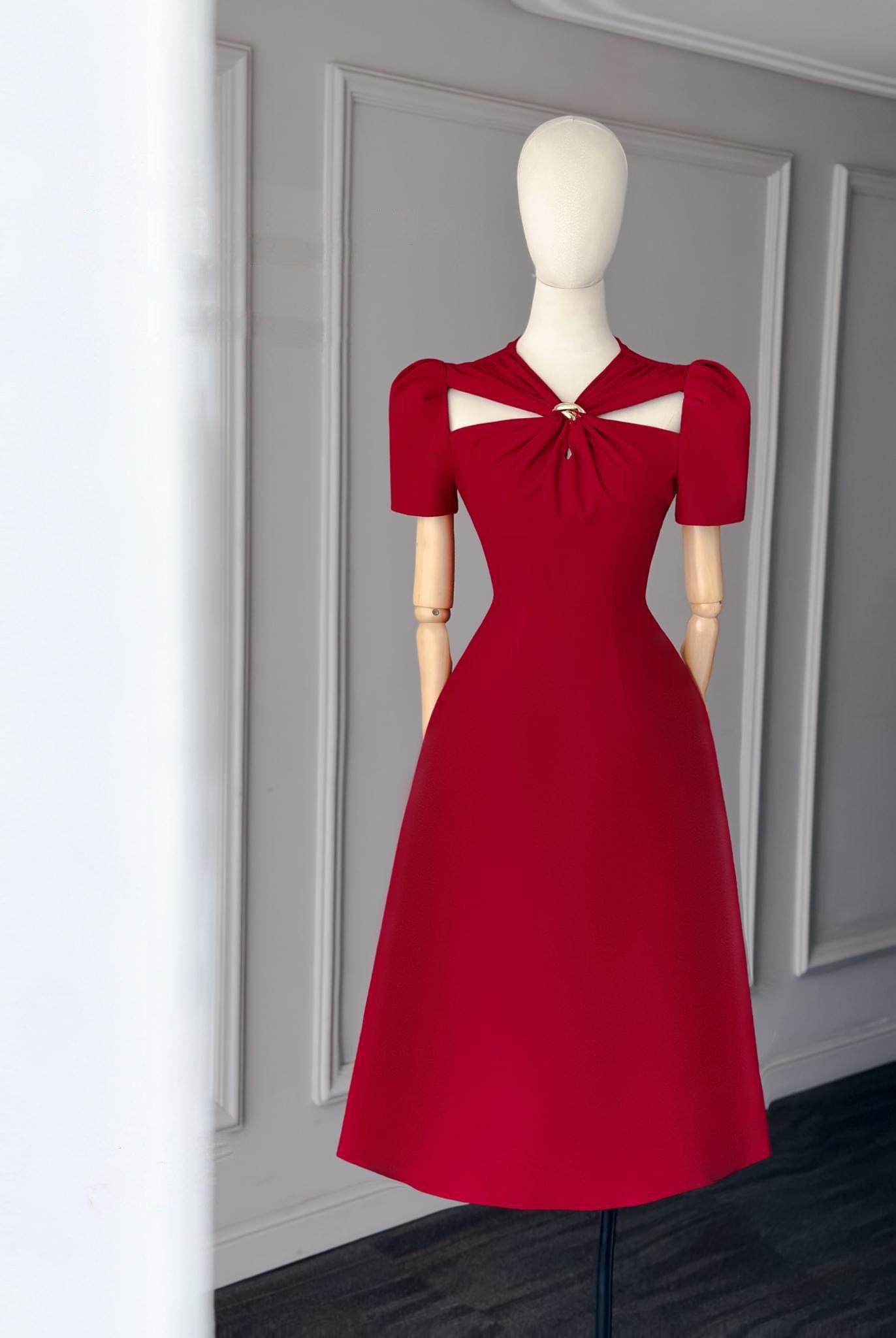 Đầm dự tiệc dáng xoè tay con cut out vai sang trọng 