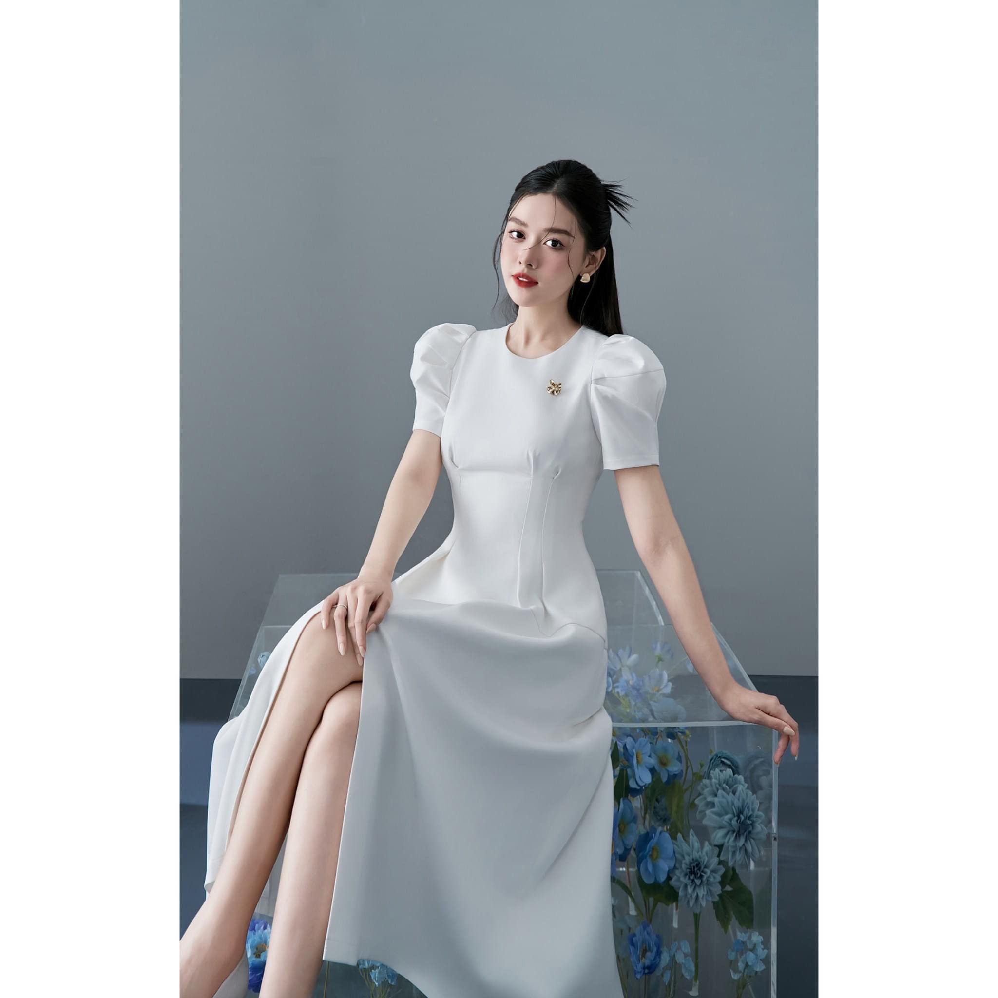 Đầm dự tiệc dáng xoè tay phồng xẻ tà sang trọng
