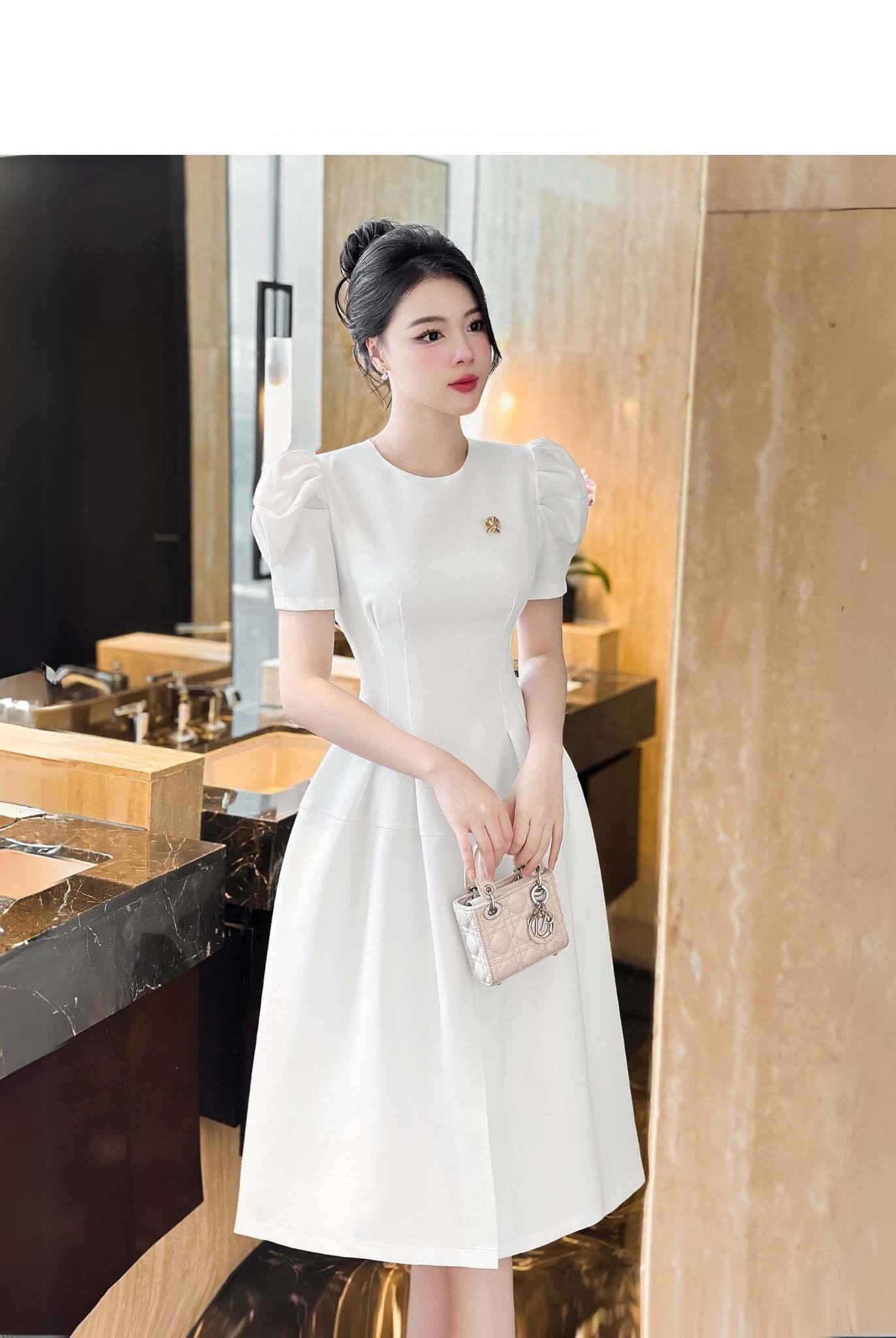 Đầm dự tiệc dáng xoè tay phồng xẻ tà sang trọng
