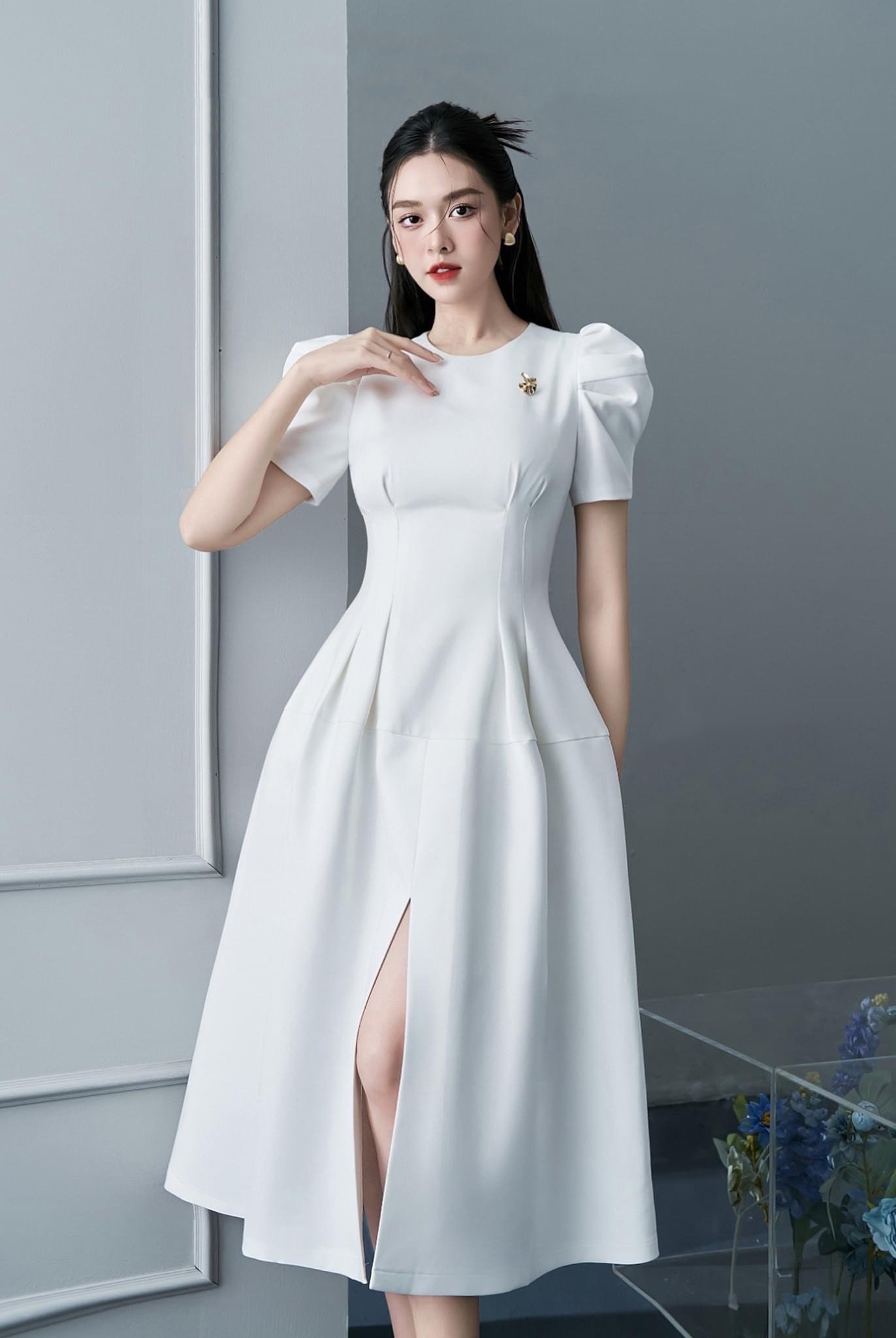 Đầm dự tiệc dáng xoè tay phồng xẻ tà sang trọng