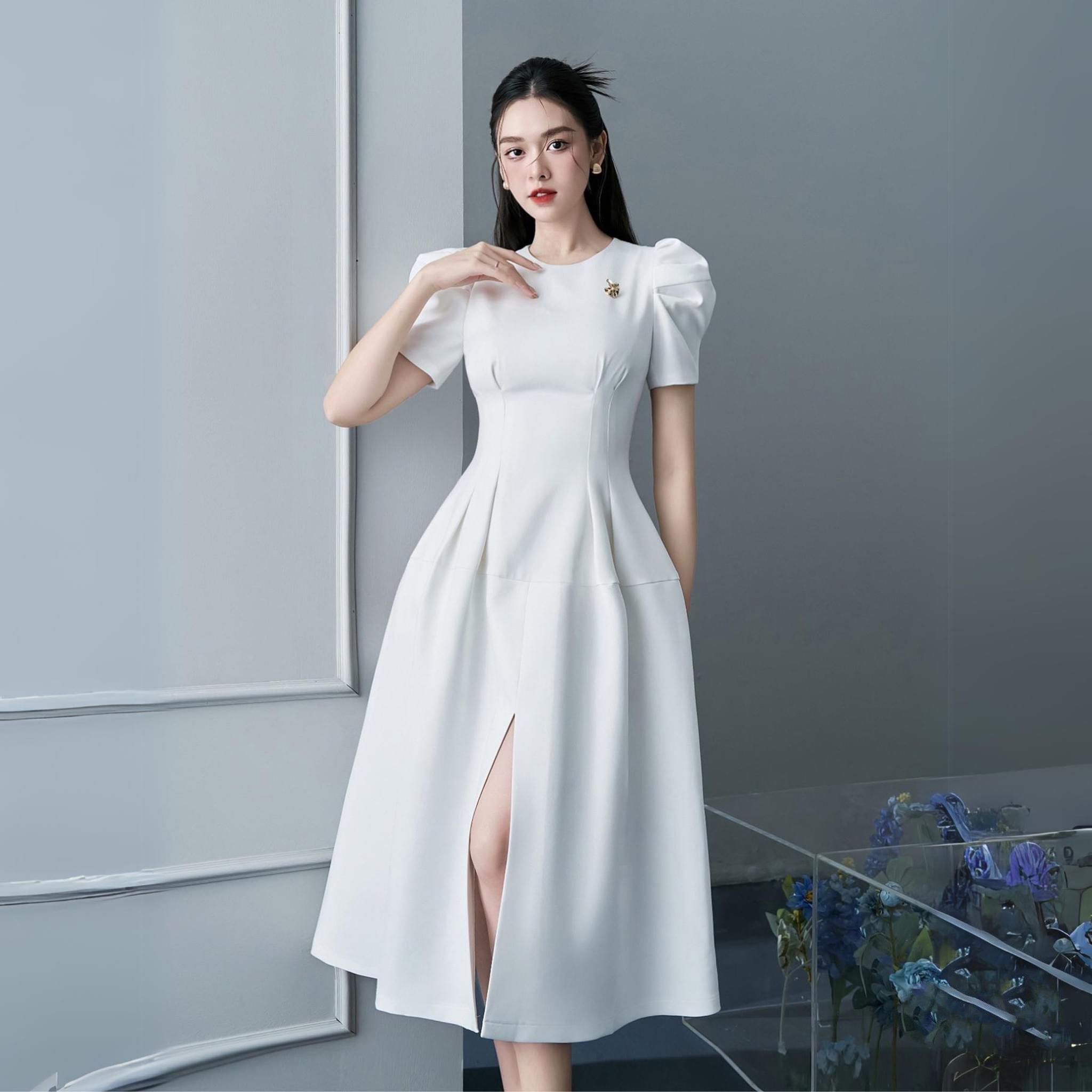 Đầm dự tiệc dáng xoè tay phồng xẻ tà sang trọng